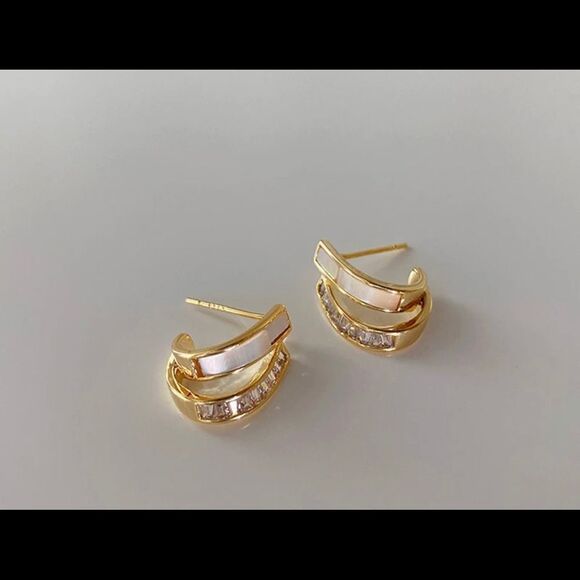MINIMALIST GOLDTONE EARRINGS  - Picture 2 of 4
